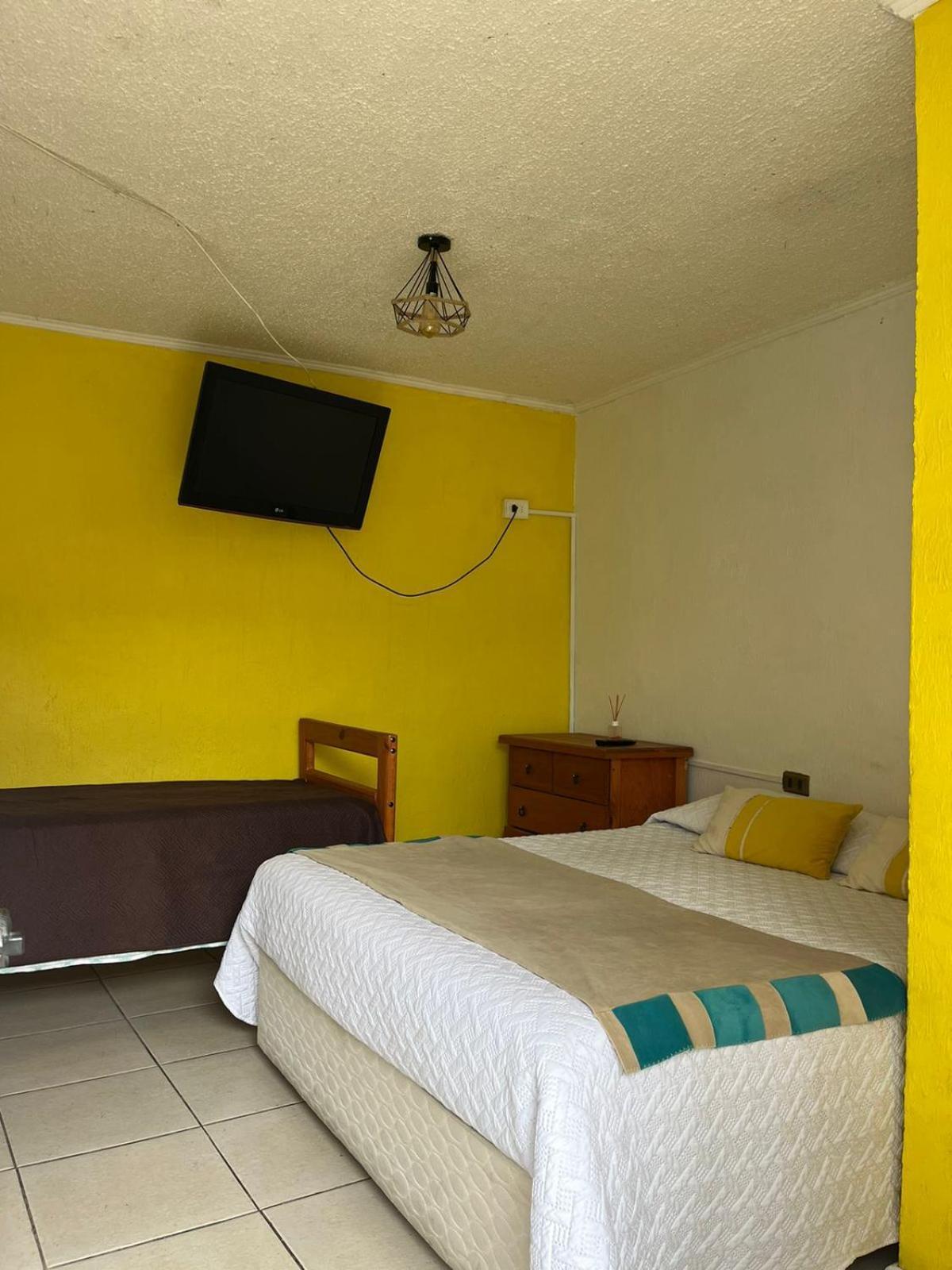 Hostal Avenue Ла-Серена Екстер'єр фото